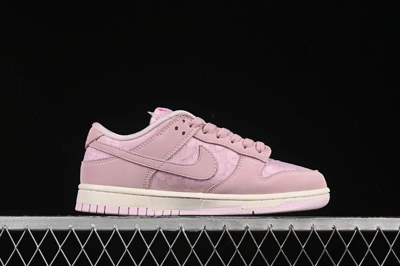 All Categories Nk SB Dunk Series Nk SB Dunk Low Low-top sneakers Nike SB Dunk Low "Regal Pink" contains girly low-top casual sneakers HJ5870-600